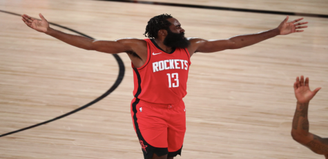El escolta de los Houston Rockets, James Harden (13), reacciona después de recibir una falta durante la primera mitad del juego de Los Angeles Lakers durante los enfrentamientos de la NBA 2020 en AdventHealth Arena 
Crédito: Kim Klement-USA TODAY Sports